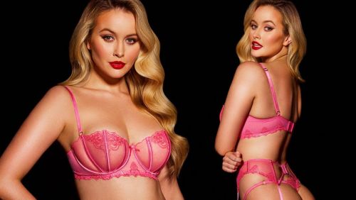 Mẫu 9x nóng bỏng với nội y ren hồng 'đầy khiêu khích'