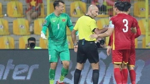 Trọng tài 'mang vận xui’ điều khiển trận Việt Nam gặp Oman